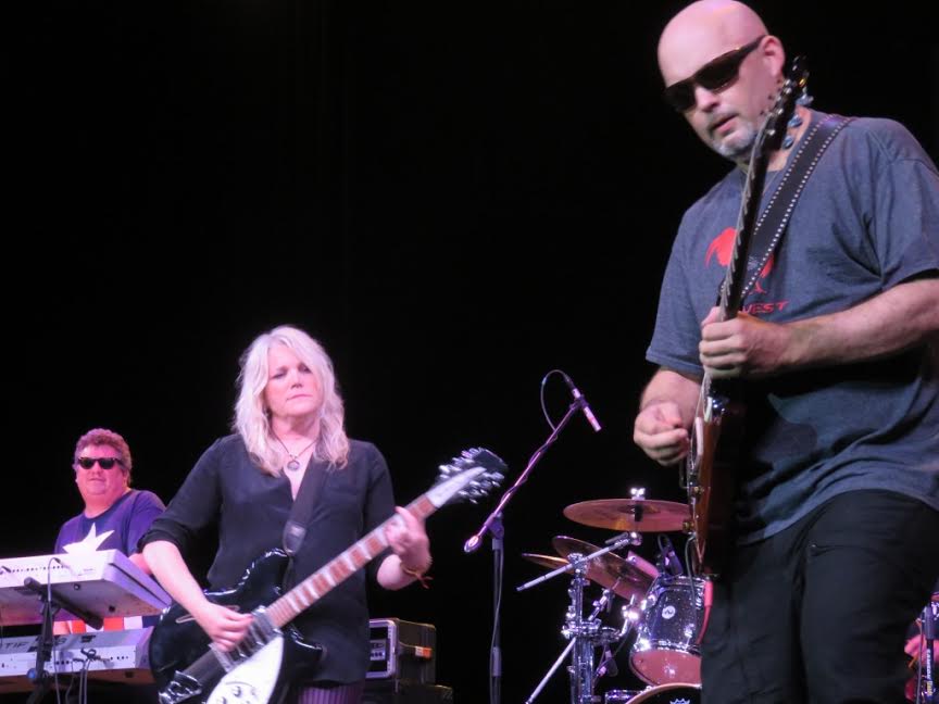 Jefferson Starship performs in concert that serves as salute to veterans