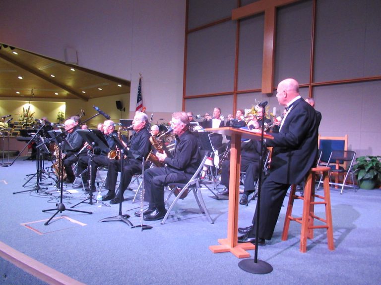 Sold-out World War II Club concert raises funds for Villages Honor Flight
