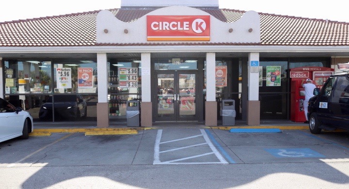 Man arrested after pouring coffee on floor at Circle K in The Villages