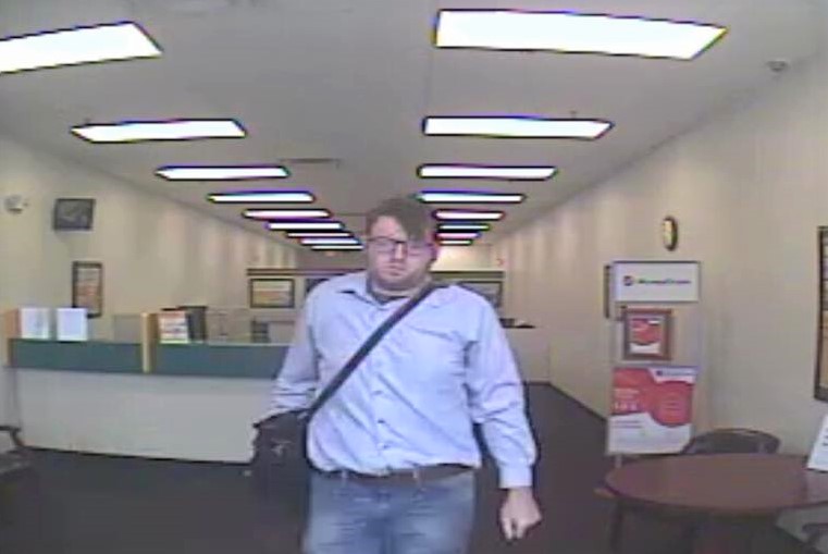 Armed bandit who hit cash advance lender sought by Sumter County deputies