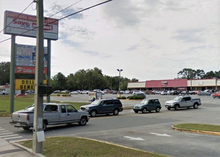 80-year-old man shot at Leesburg shopping plaza in apparent carjacking attempt