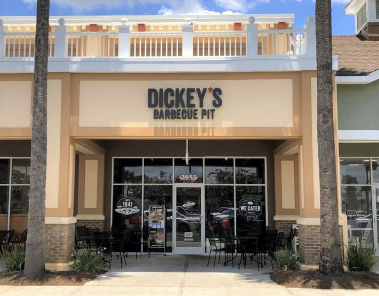 RESTAURANT REVIEW: Dickey’s Barbecue Pit offers delicious meals at affordable prices