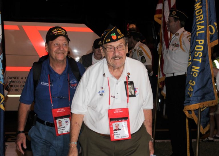 Honor Flight veterans weary but smiling after trip to see memorials in Washington, D.C.