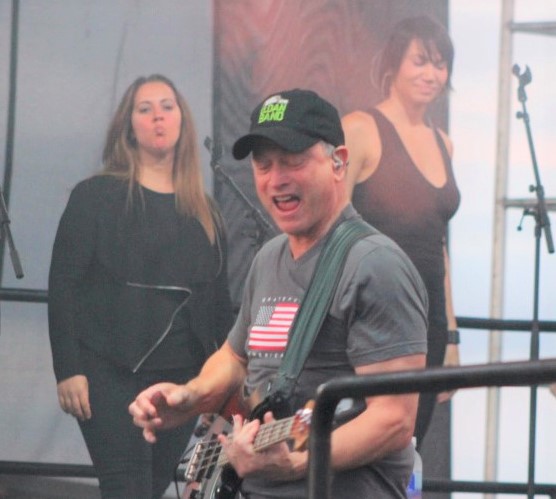 Gary Sinise and his Lt. Dan Band rock Lake Sumter Landing during free concert