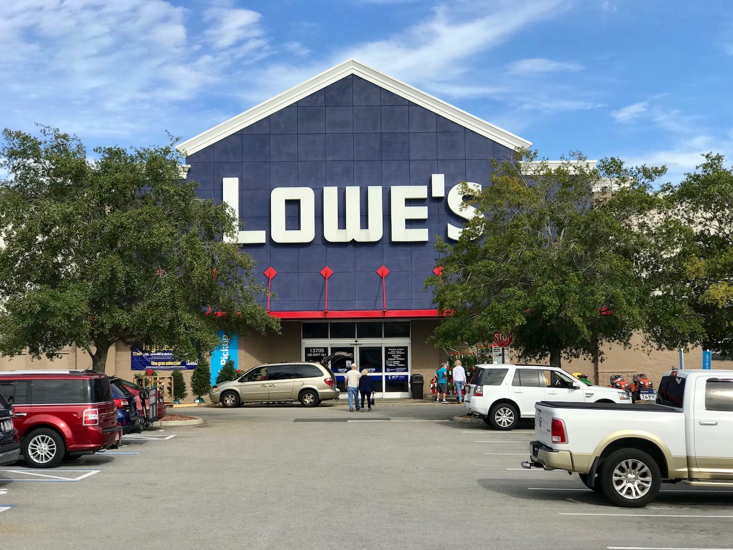 Suspect attempts to blame brother in theft of ,000 worth of paint at Lowes