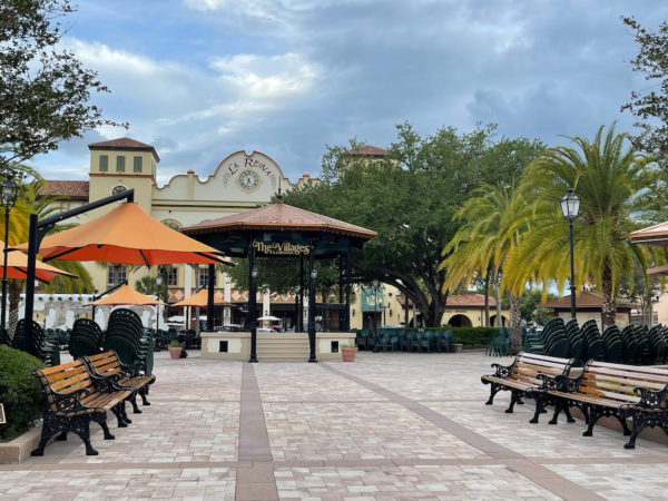 Spanish Springs Town Square was empty Wednesday night after a water main break forced the cancellation of entertainment Spanish Springs Town Square was empty Wednesday night after a water main break forced the cancellation of entertainment