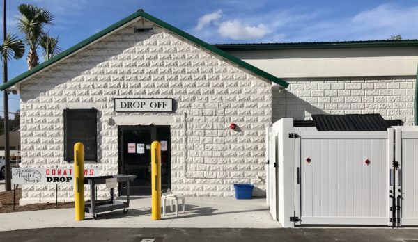 The drop off area at the Ye Old Thrift Shoppe in Lady Lake