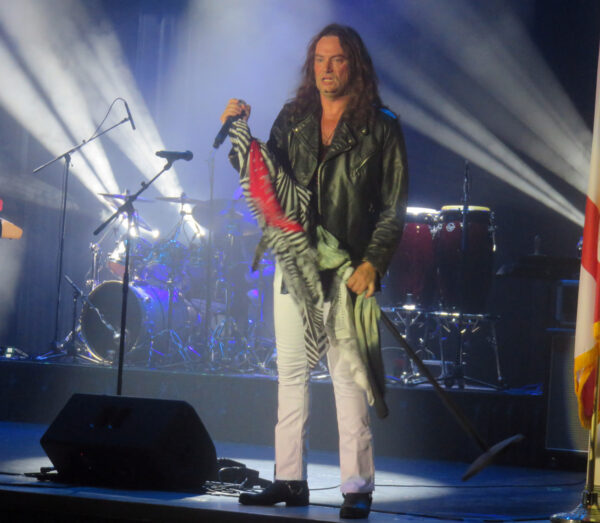 Constantine Maroulis brought his rock star persona to Savannah Center Wednesday night