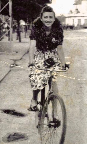 Sarah Markowich Nussbacher in 1940 Sarah Markowich Nussbacher in 1940