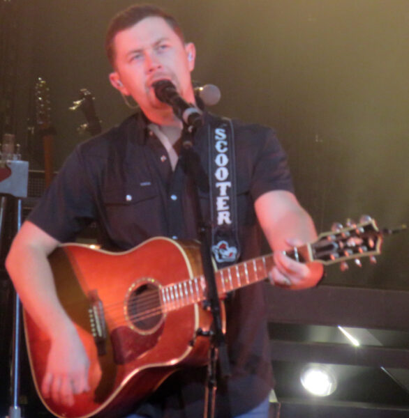 Country singer Scotty McCreery played to a sellout crowd Wednesday in The Sharon