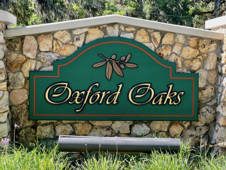Oxford Oaks sign