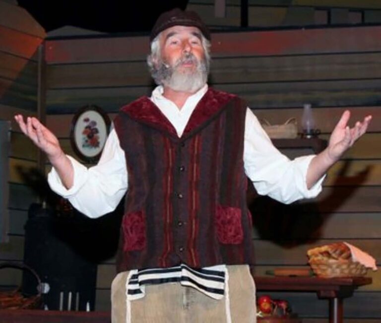 Billl Krone as Tevye iin Fiddler