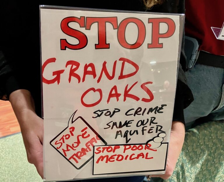 Stop Grand Oaks sign