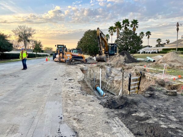 A crew was working at sunset Thursday on the water main break near the Allamanda Recreation Center A crew was working at sunset Thursday on the water main break near the Allamanda Recreation Center