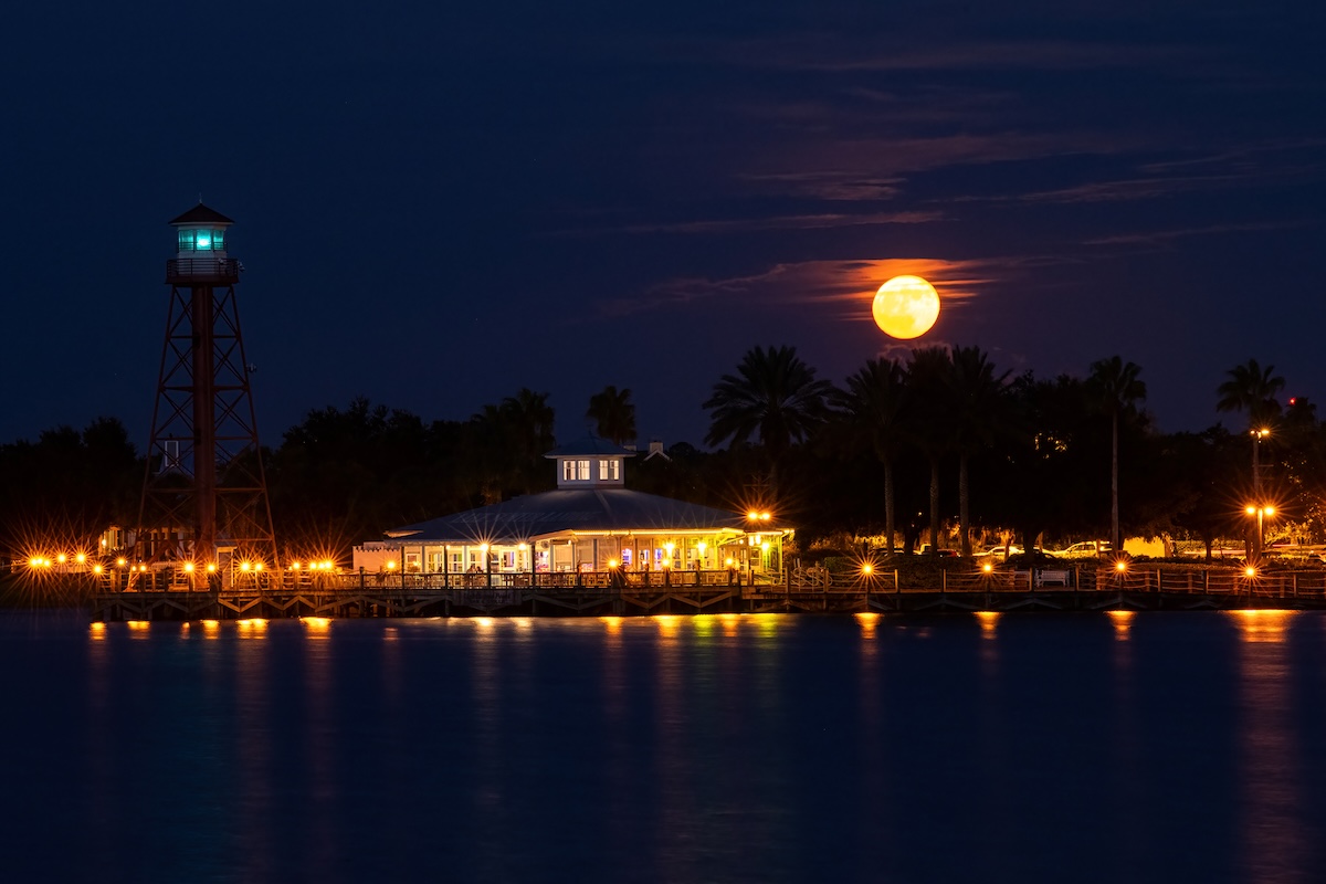 Super blue moon rising over Lake Sumter Landing