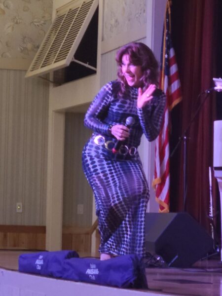 Suzanne O Davis entertaining the Paisans Club with a tribute to Carole King Suzanne O Davis entertaining the Paisans Club with a tribute to Carole King