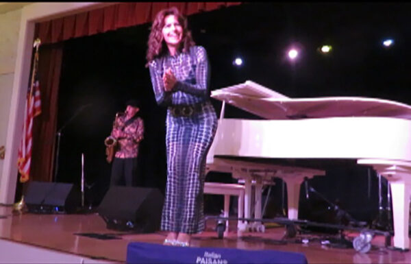 Suzanne O Davis performed a Carole King tribute Sunday for the Paisans Club Suzanne O Davis performed a Carole King tribute Sunday for the Paisans Club