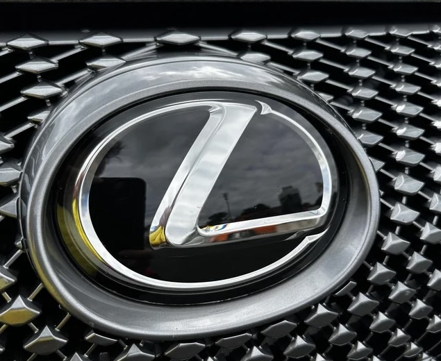 Lexus Emblem