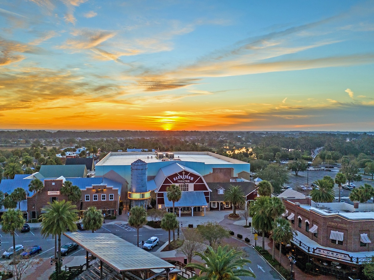 Beautiful morning sunrise over Brownwood Paddock Square Beautiful morning sunrise over Brownwood Paddock Square