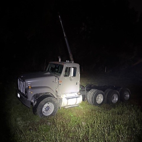 The truck was separated from the dump bed. The truck was separated from the dump bed.