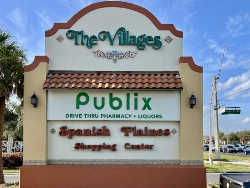 Spanish Plaines Shopping Center