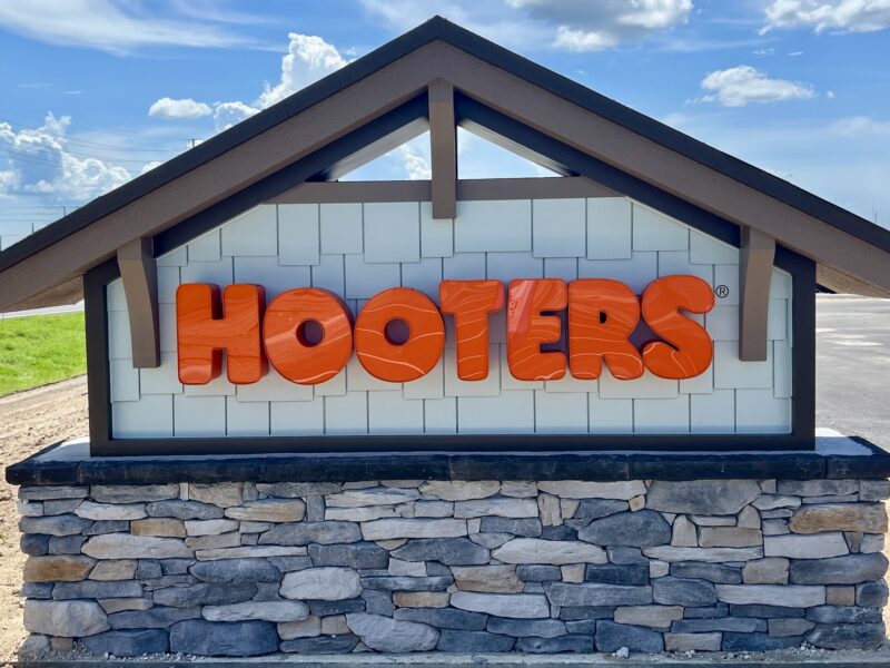 Hooters sign at Lake Deaton Plaza