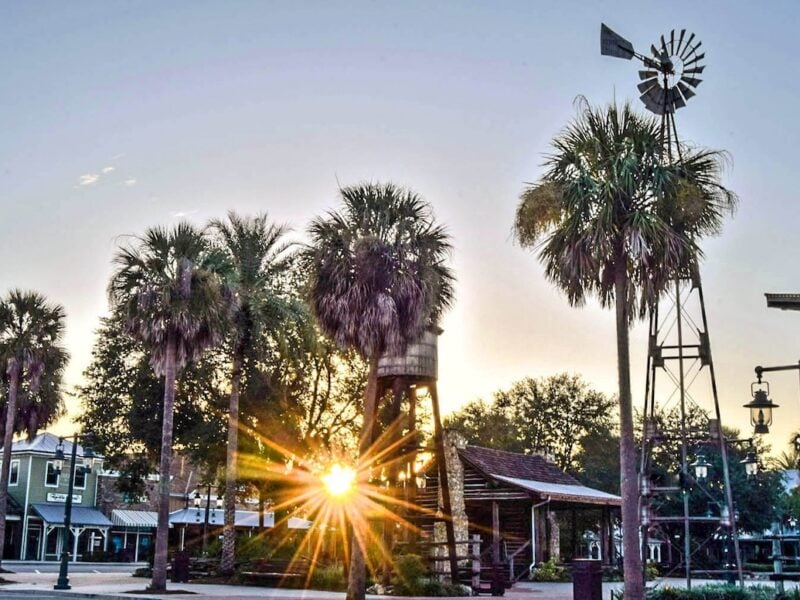 Gorgeous morning sunrise at Brownwood Paddock Square