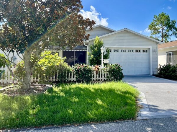 This home at 2051 Thurmond Ave. has run afoul of Community Standards This home at 2051 Thurmond Ave. has run afoul of Community Standards