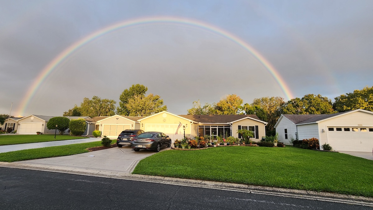 Rainbow appears in the Village of Rio Ponderosa Rainbow appears in the Village of Rio Ponderosa