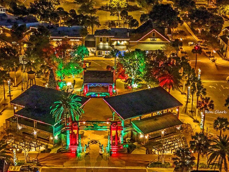 Holiday scene at Brownwood Paddock Square