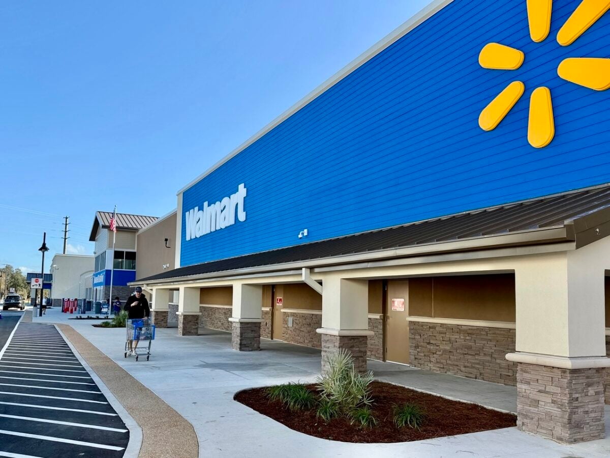 Woman gets community service in attack on ex-gal pal at Walmart