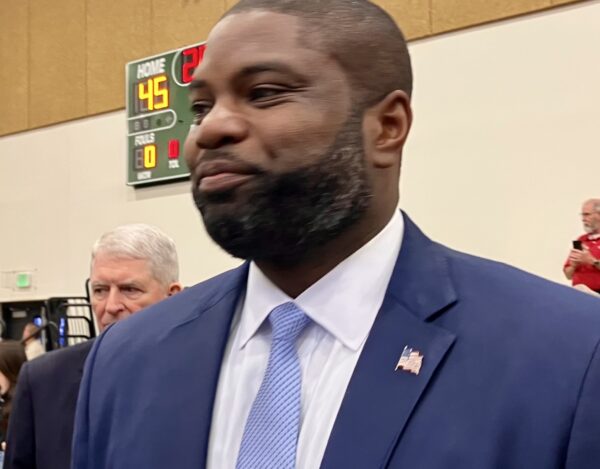 Gubernatorial hopeful Byron Donalds gave a rousing speech prior to President Trump s arrival