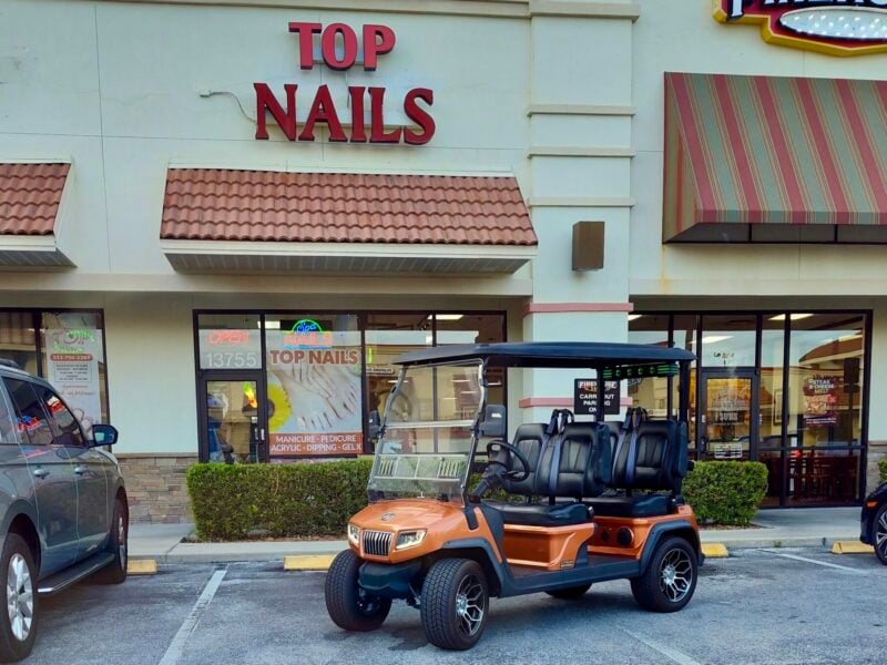 This golf cart driver arrived at a nail appointment with a sense of entitlement