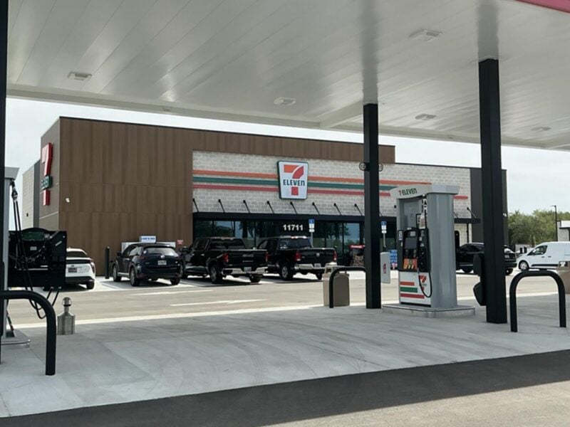 7 Eleven at 11711 NE 62nd Terrace